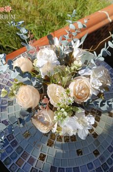 Arranjo de Saudade com Flores Artificiais