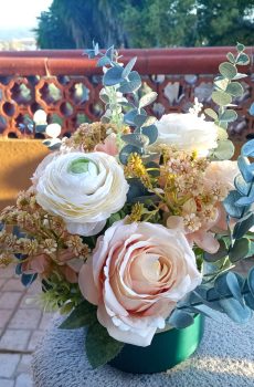 Arranjo de Saudade com Flores Artificiais