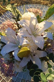 Arranjo de Saudade com Flores Artificiais