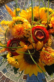 Arranjo de Saudade com Flores Artificiais